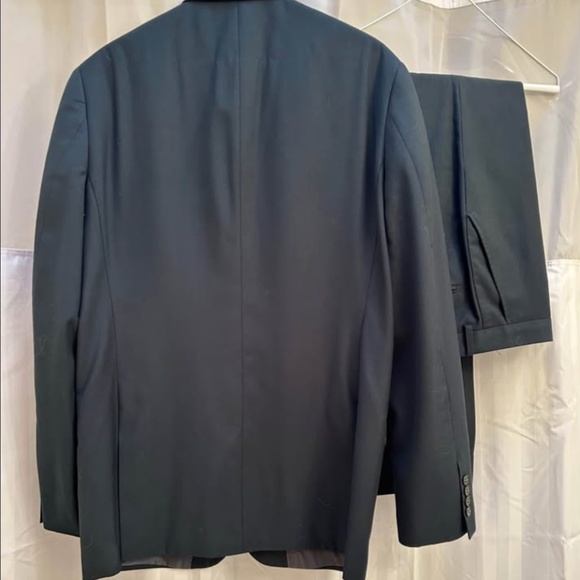 Suit. 40" Jacket + 34" Pants. EUC - Picture 2 of 2